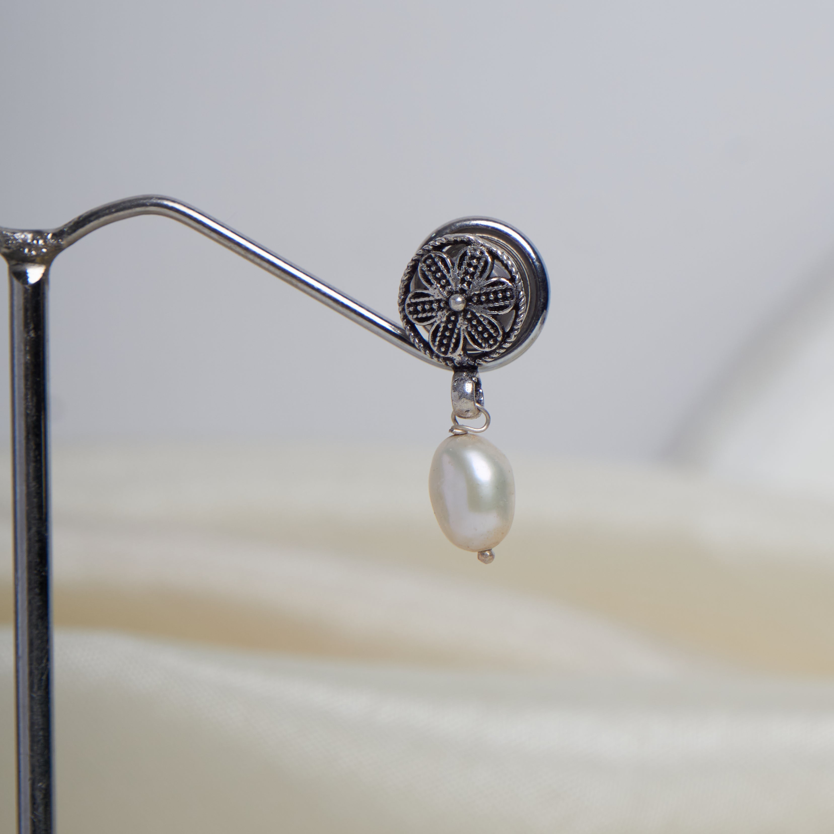 Silver With Oxidised Pearl Earring